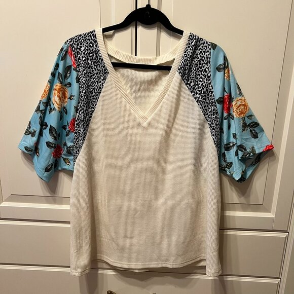 White Waffle Knit V-Neck Flutter Sleeve Tunic – Size 2X (NEW W/TAGS & So Cute)! - Picture 1 of 10